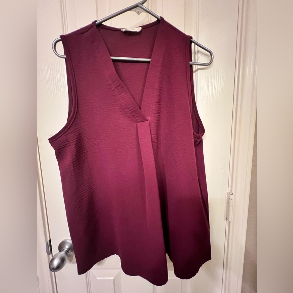 Entro Purple Sleeveless V-Neck Top – Size Medium